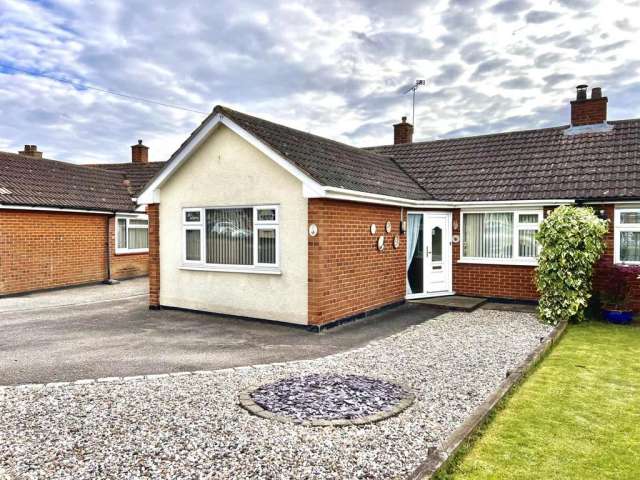 2 Bedroom Bungalow with Conservatory and Garage in Chelmsford