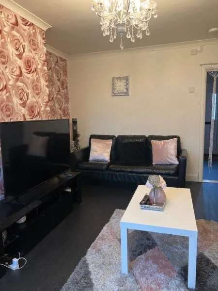 Flat For Rent in Rushmoor, England