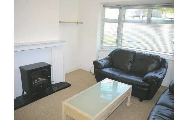 Rent 2 bedroom flat in London