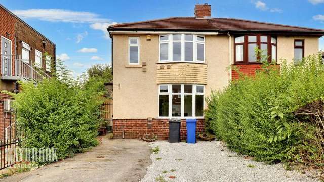 3 bedroom semi-detached house for sale