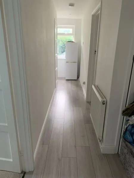 Flat For Rent in Brentwood, England