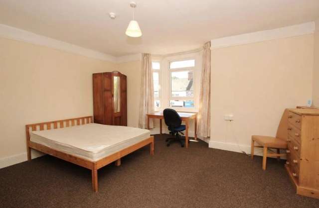 4 bedroom flat to rent