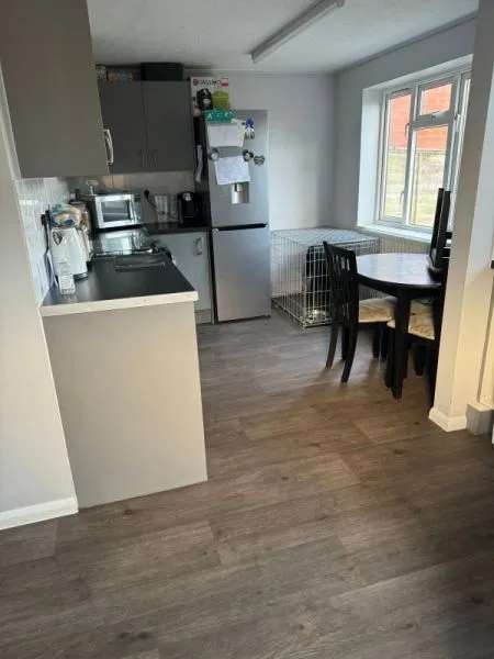 House For Rent in Guildford, England