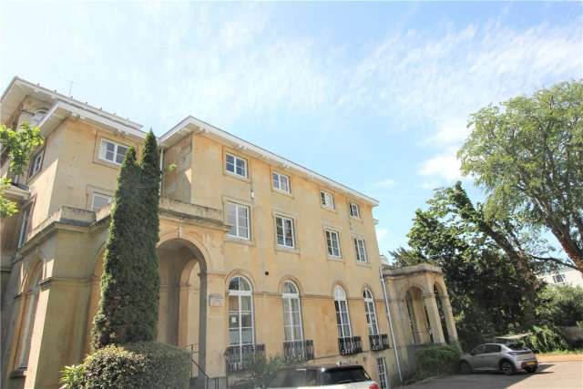 1 bedroom flat/apartment in Cheltenham