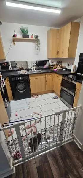 Flat For Rent in East Hampshire, England