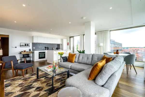 Luxury 2 Bedroom Apartment with City Views