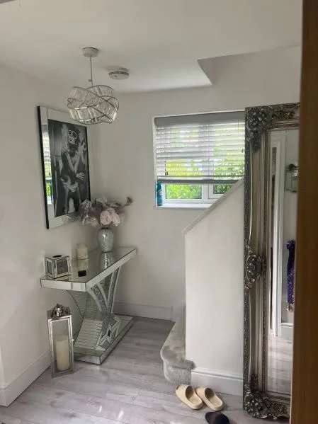 Newly Decorated House with Utility Room, Garden, and Loft in Harlow