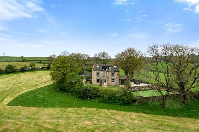 Detached House for sale with 7 bedrooms, Stockport Road Lydgate