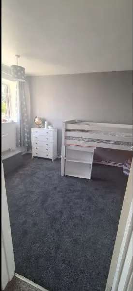 Flat For Rent in Elmbridge, England