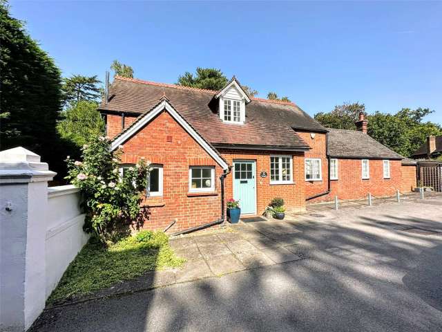 Detached House for sale with 4 bedrooms, Wray Common Road, Reigate