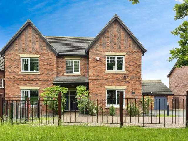 Detached House for sale with 5 bedrooms, Buttercup Drive Daventry, Northamptonshire