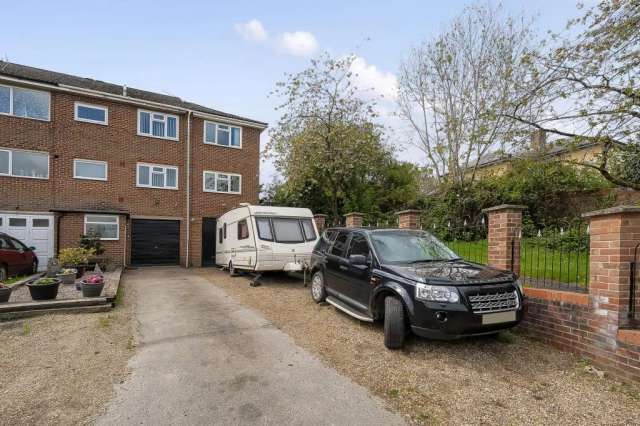 4 bedroom end of terrace house for sale