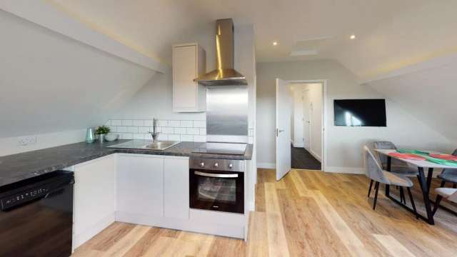 5 bedroom flat to rent