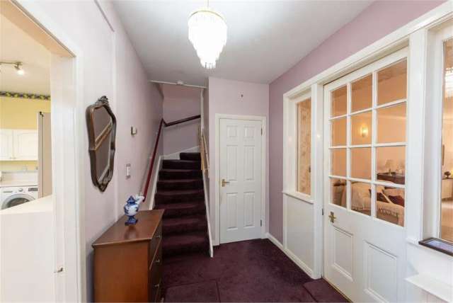 3 Bed Flat - First & Ground Floor with 2 Reception Rooms