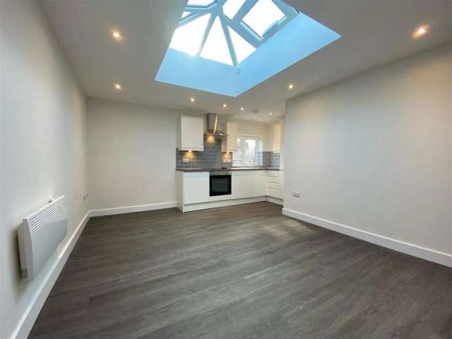 Stunning First Floor Apartment for Rent in Acomb