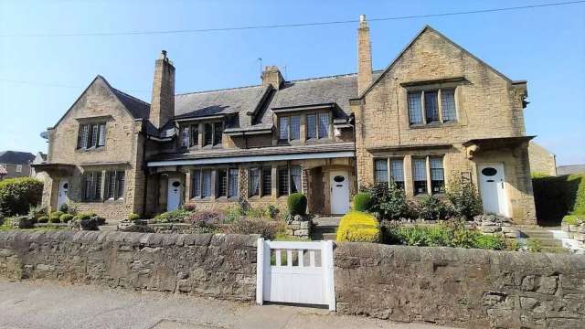 Grade 2 Listed Mid Terraced Home in High Melton