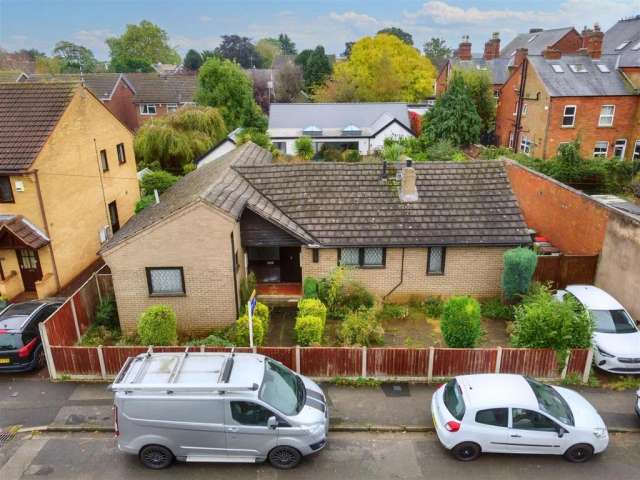 2 Bedroom Detached Bungalow in Beeston Nottingham