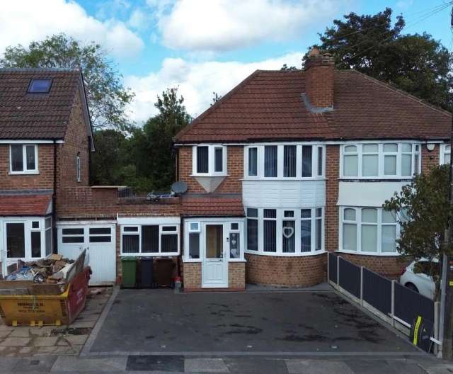 4 bedroom semi-detached house for sale