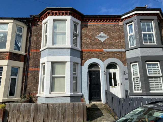 5 bedroom terraced house for sale