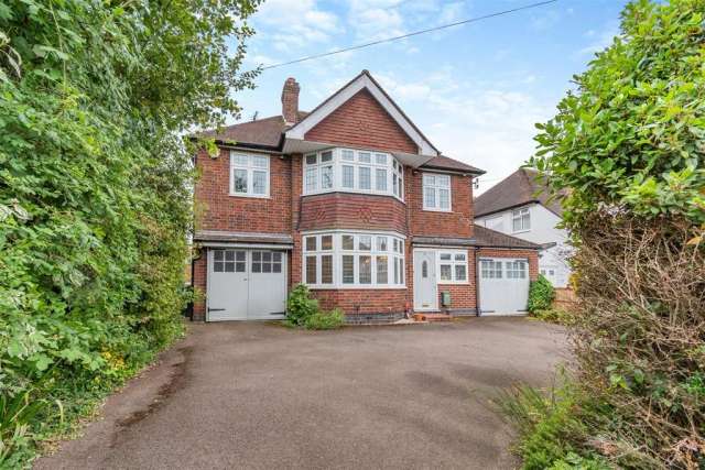 4 bedroom detached house for sale