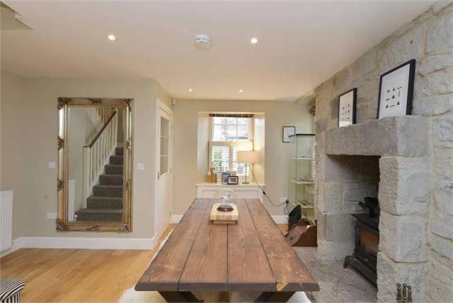 3 Bed House - Detached with 2 Reception Rooms