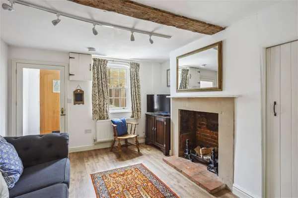 Grade II Listed 2 Bedroom Cottage in Marlborough