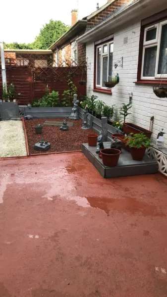 Bungalow For Rent in Kettering, England