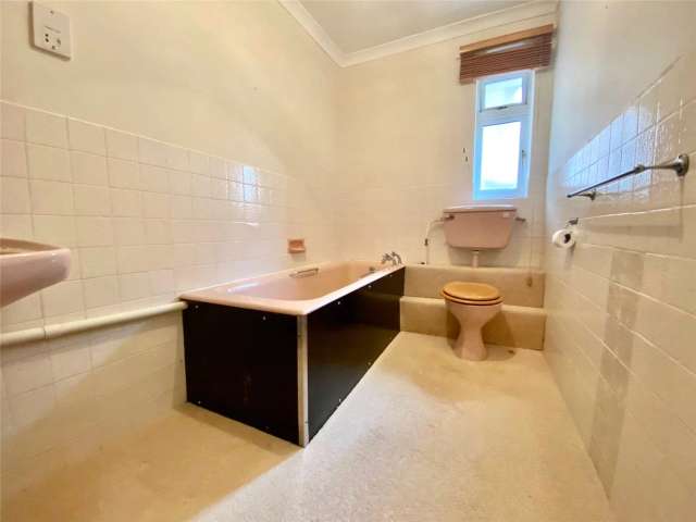 2 bedroom flat/apartment in Bournemouth