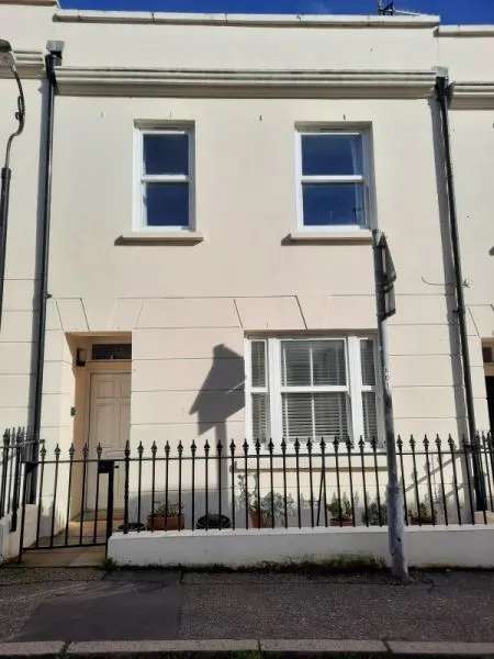 House For Rent in Eastbourne, England