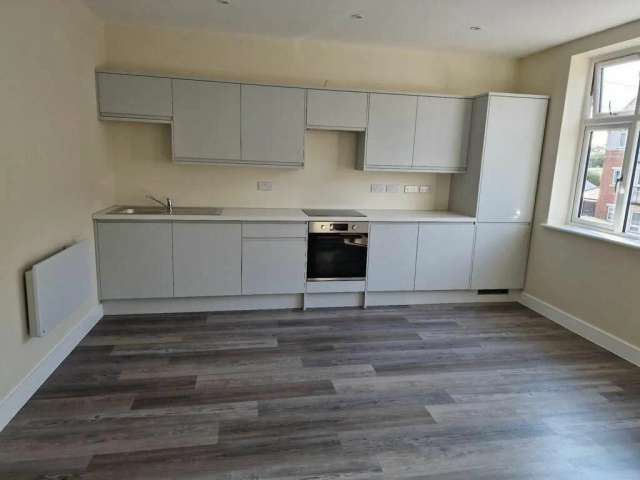 Spacious Flat Uttoxeter New Road Available NOW