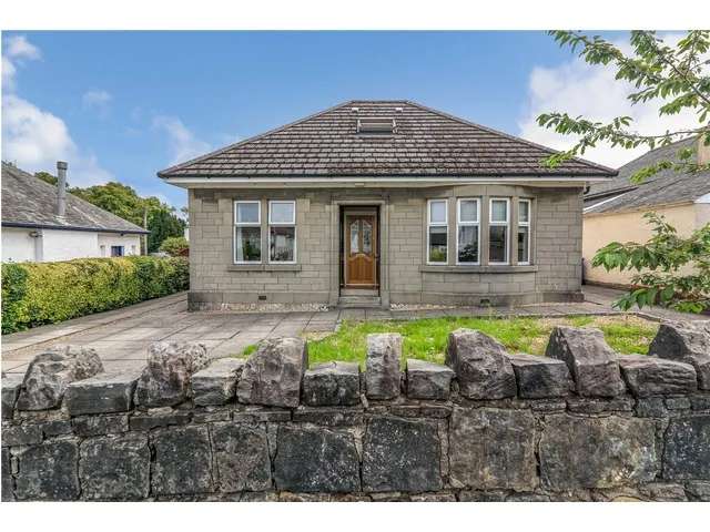 Extended Bungalow Family Home with Detached Garage Elderslie