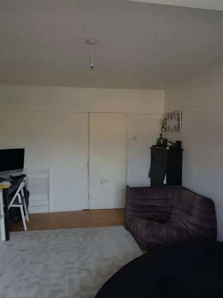 Flat For Rent in Brentwood, England