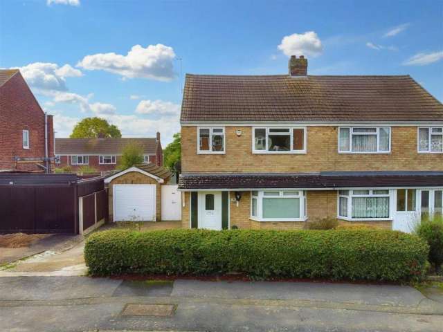 4 bedroom semi-detached house for sale