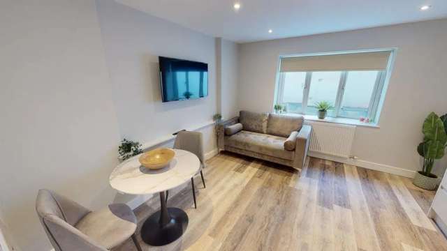 2 bedroom flat to rent