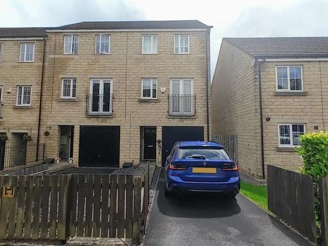 4 bedroom end of terrace house for sale