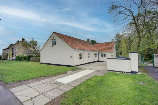 Bungalow For Sale in Hamsterley, England