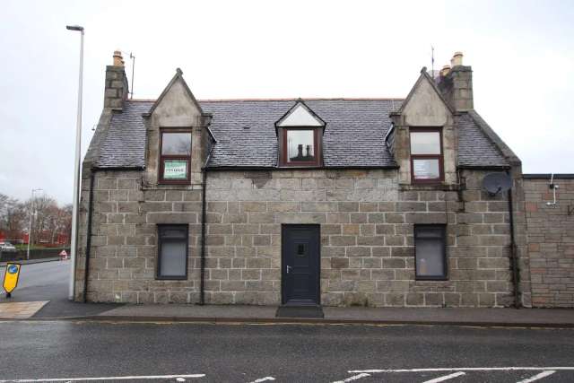 Flat For Rent in Huntly, Scotland