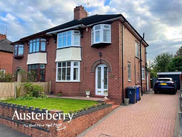 3 bedroom semi-detached house for sale