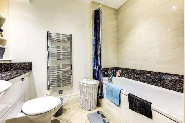 2 bed flat for sale