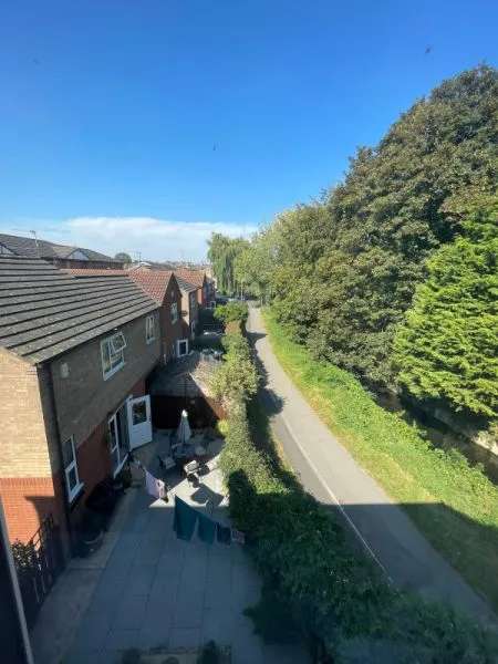 Flat For Rent in South Kesteven, England