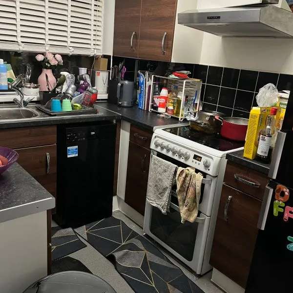 Flat For Rent in Surrey Heath, England