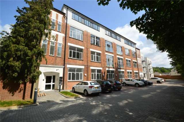 Brand New 1 Bedroom Apartment in Luton Town Centre Available Immediately