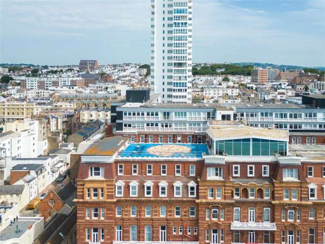 Flat for sale with 3 bedrooms, Kings Road Brighton