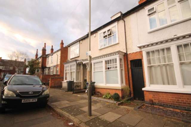 4 bedroom terraced house to rent