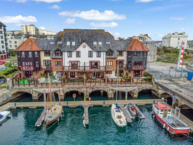 Terraced House for sale with 4 bedrooms, Custom House Lane, Plymouth