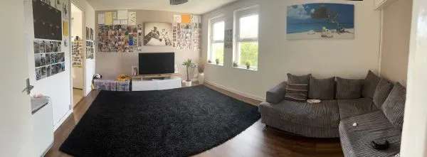 Flat For Rent in Radstock, England