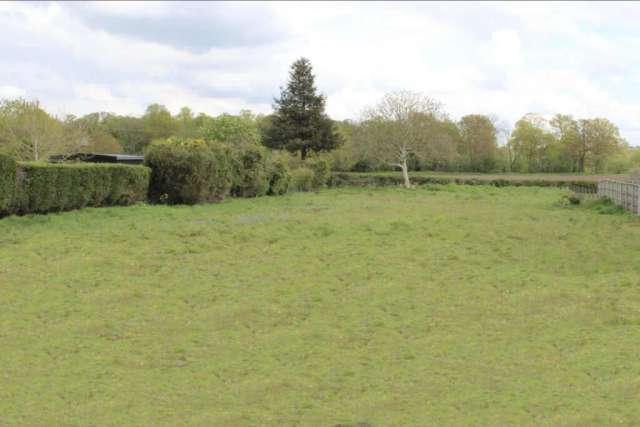 Land For Sale in South Derbyshire, England