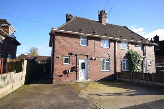 3 bedroom semi-detached house to rent