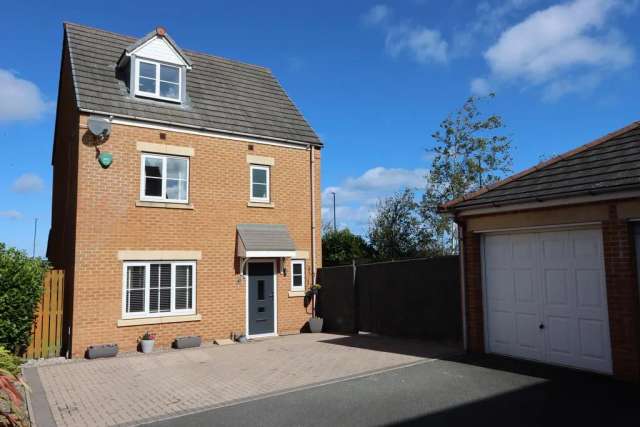 4 bedroom detached house for sale