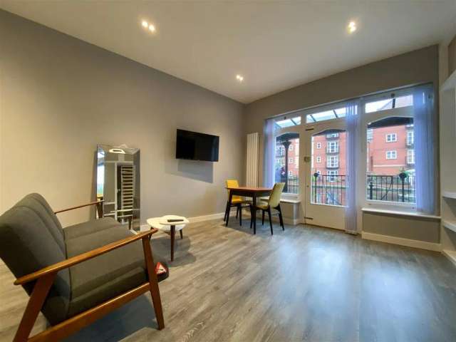 Stunning Newly Refurbished Studio Apartment in William Jessop Court